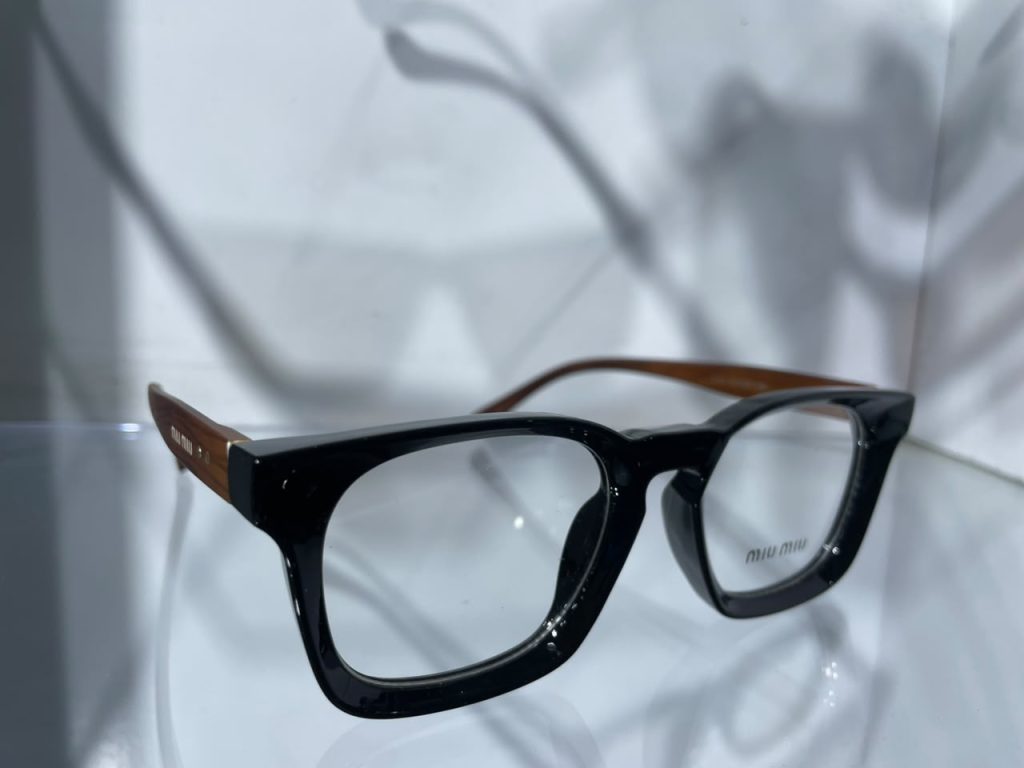 Premium Wooden Sunglass - কালো কালার